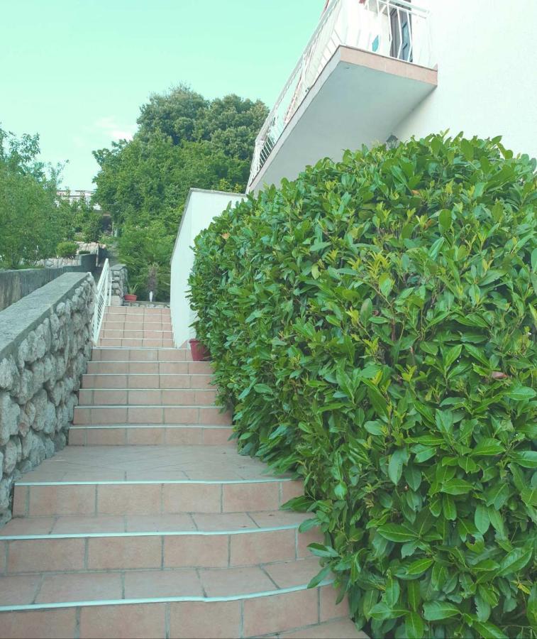 Apartment Rb Omišalj Eksteriør billede