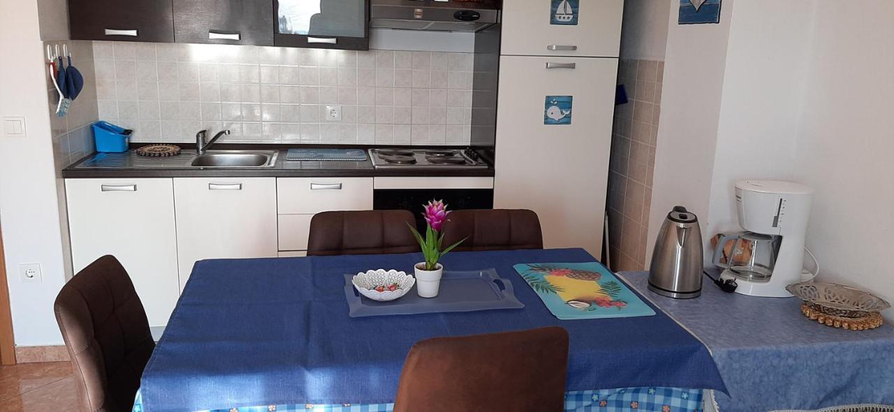 Apartment Rb Omišalj Eksteriør billede