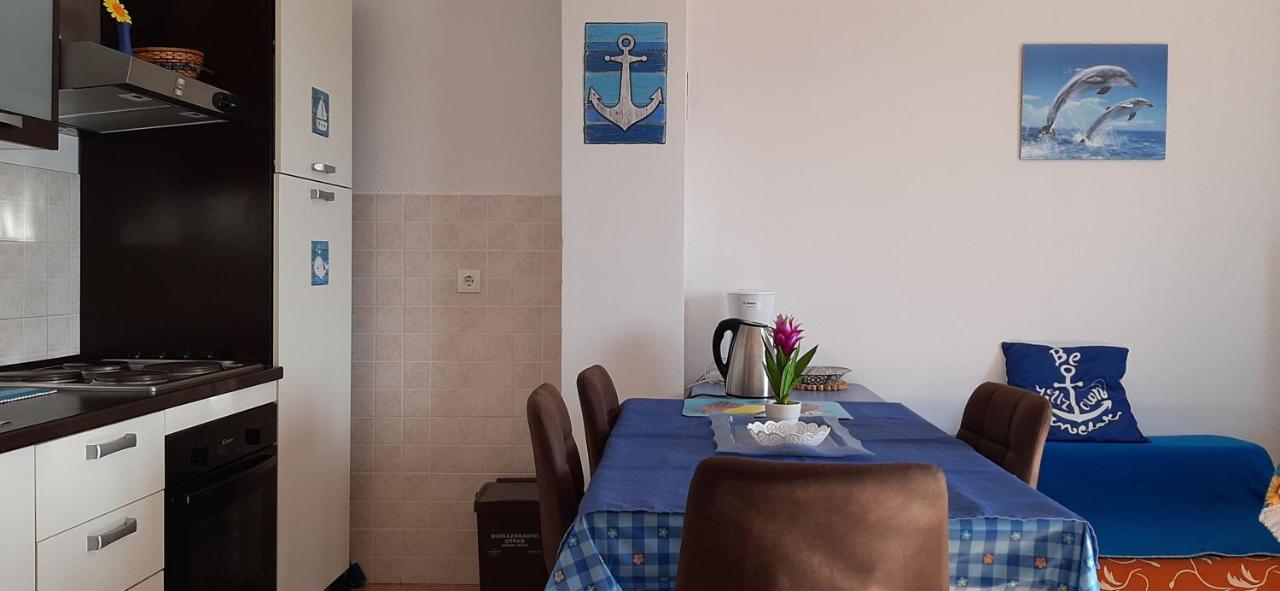Apartment Rb Omišalj Eksteriør billede
