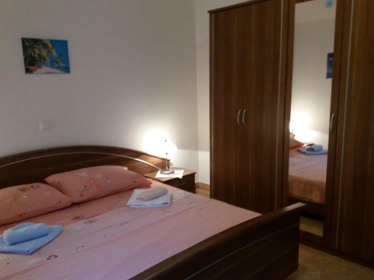 Apartment Rb Omišalj Eksteriør billede